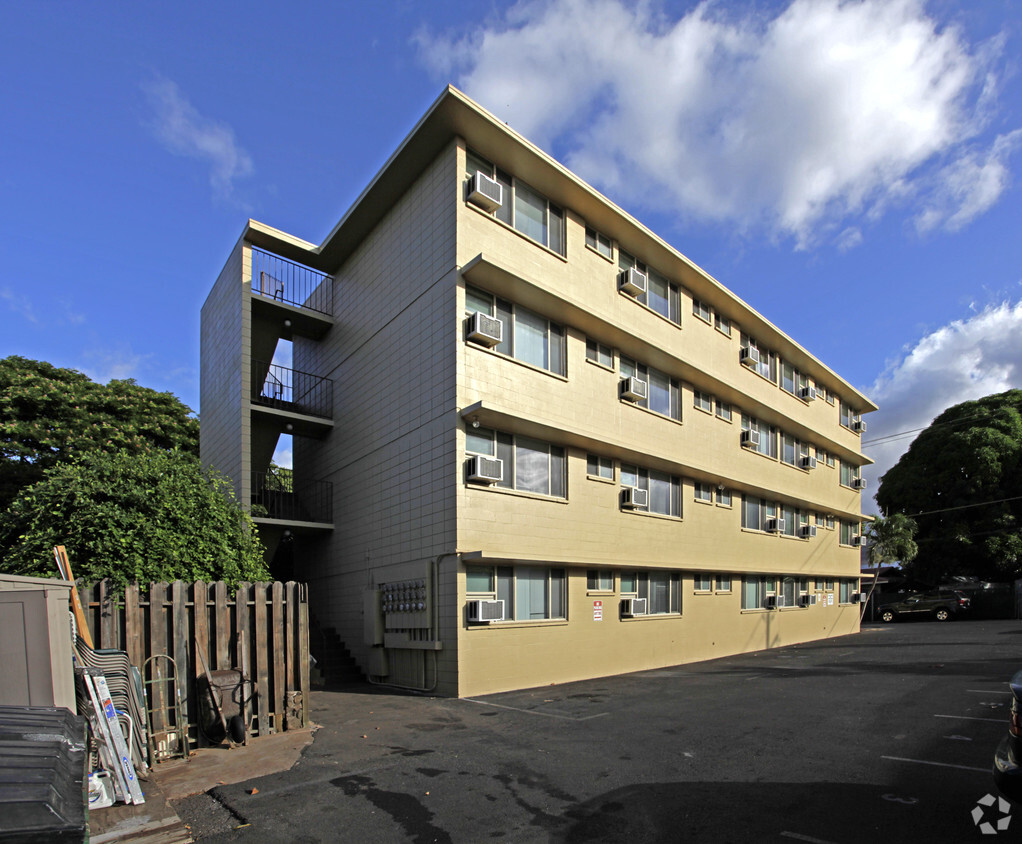 Building Photo - Lahaina Crossroads Apartments