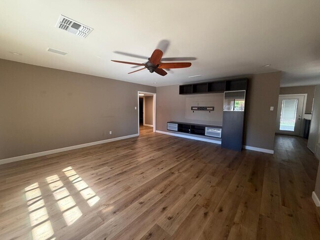 Foto del edificio - 9225 N Arroya Vista Dr W