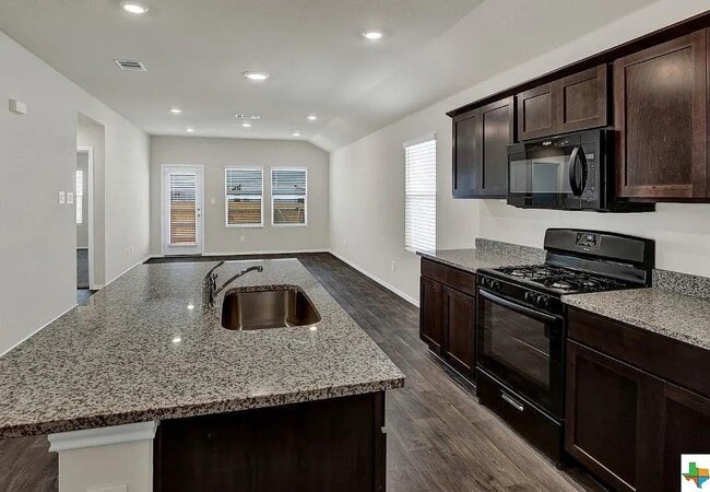 Foto del edificio - 1302 Camden Ln