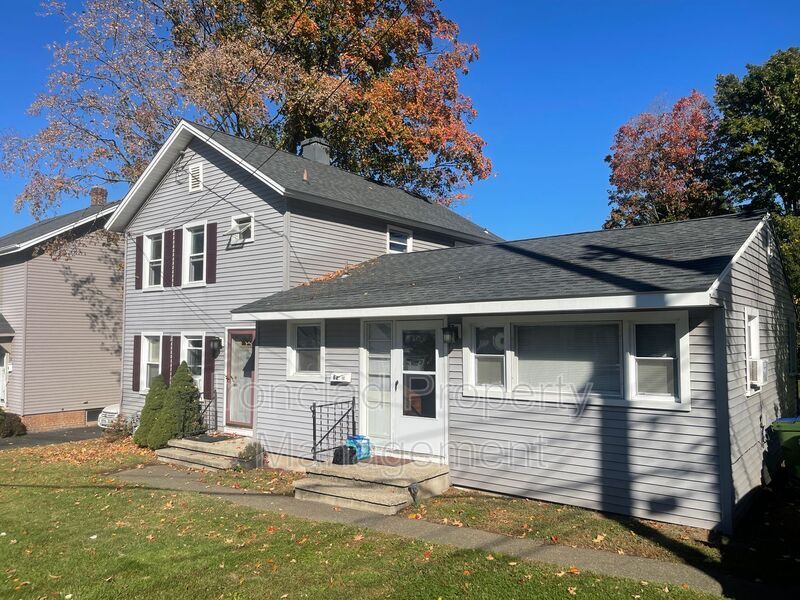 62 High St Unit 2, Wallingford, CT 06492 Condo for Rent in