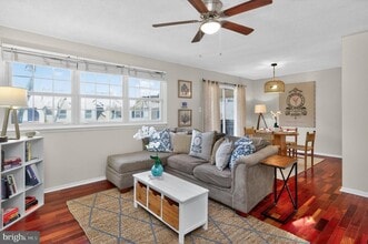 Building Photo - 462 Worthington Rd