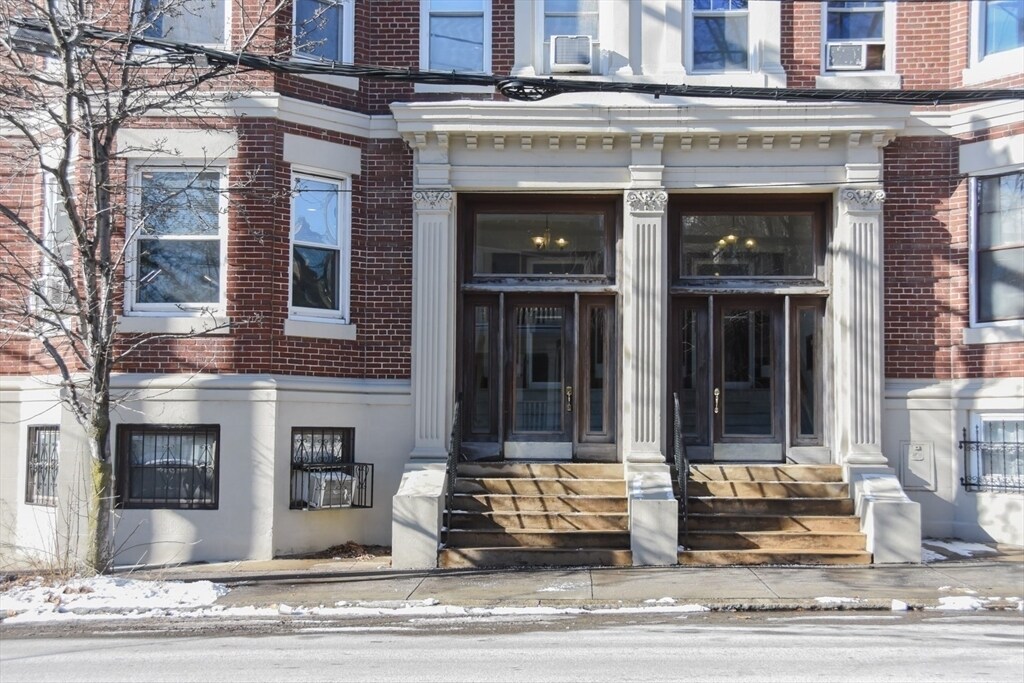 Primary Photo - 96 St Paul St