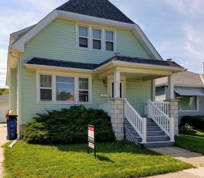Primary Photo - 2016 Hickory Grove Ave