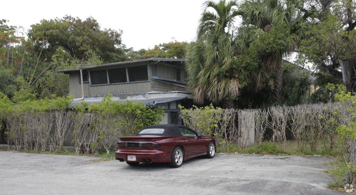 Foto del edificio - 3121 N Andrews Ave