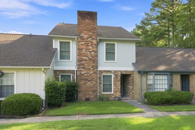 Foto del edificio - 126 Oakmont Dr