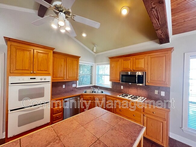 Photo - 6011 Riverbrook Dr House