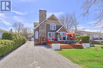Building Photo - 303 Lake Dr E