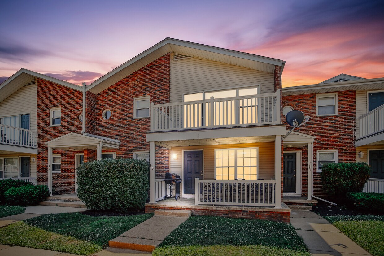 Galloway Court Apartment Homes 400 S DuPont Hwy New Castle, DE