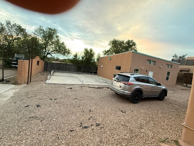 Building Photo - 2403 Maclovia Ln