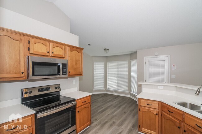 Building Photo - 10374 Cottage Oaks Dr
