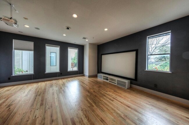 Building Photo - 2310 Union St