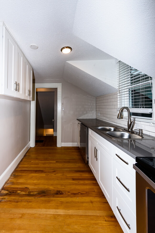 KITCHEN - 715 Watson Ave.