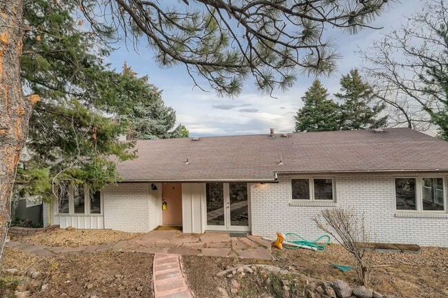 AMAZING LOCATION 4 Bed 2 Bath Home in Boulder! - AMAZING LOCATION 4 Bed 2 Bath Home in Boulder!