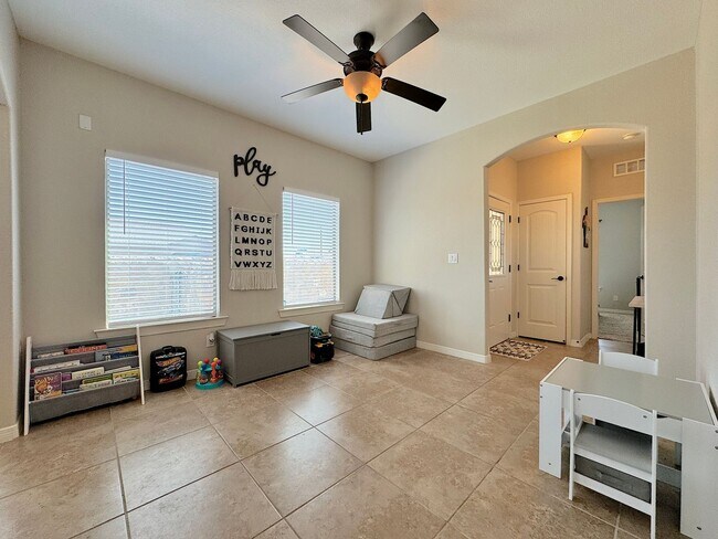 Foto del edificio - East El Paso 4 bed/ 2 Bath Refrig A/C Home