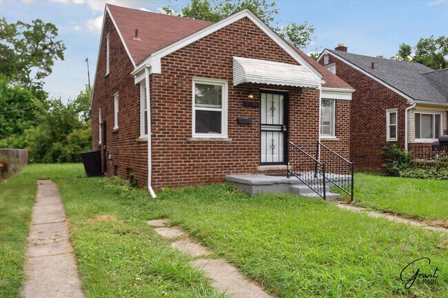 Building Photo - $1,250/month - 3 Bed 1 Bath - Section 8 Ac...