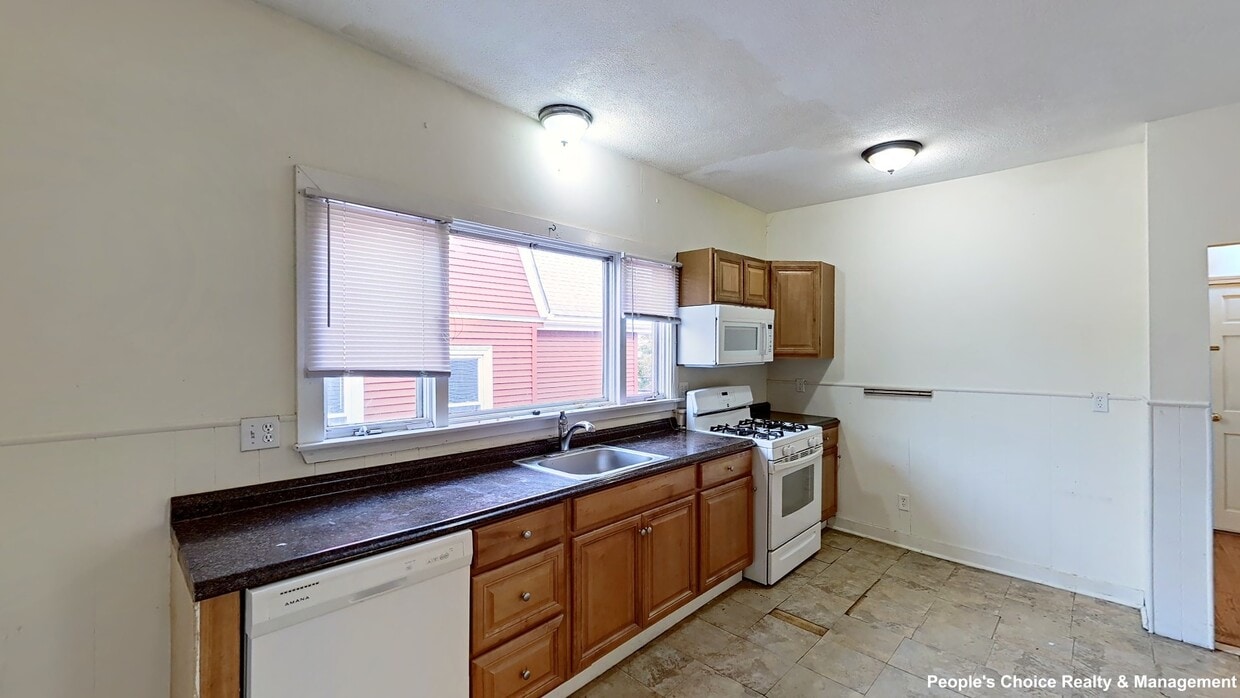 Primary Photo - 120 Cedar St