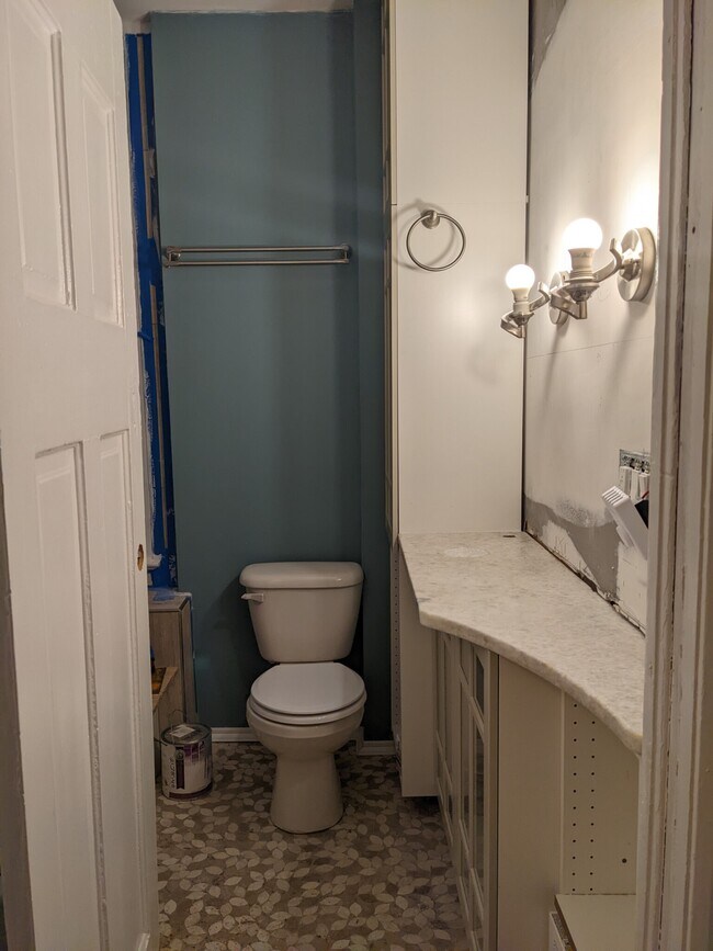 Bathroom has been updated since photos were taken - 1418 N Greenview Ave