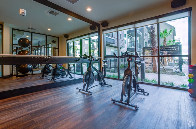 Interior Photo - The Maddox