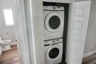 Building Photo - 5036 Van Fleet St