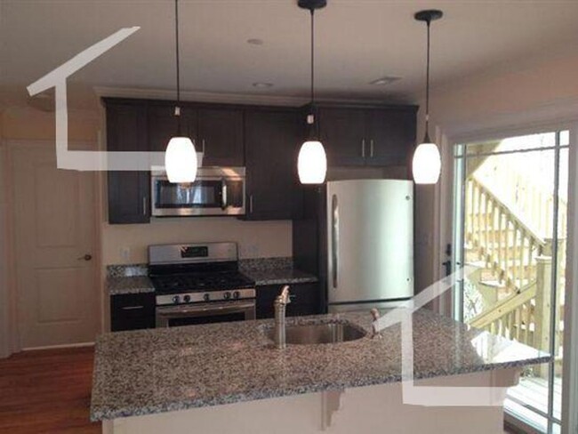 Building Photo - Nice Brighton 4BR/2Bath in Multi Family Unit!