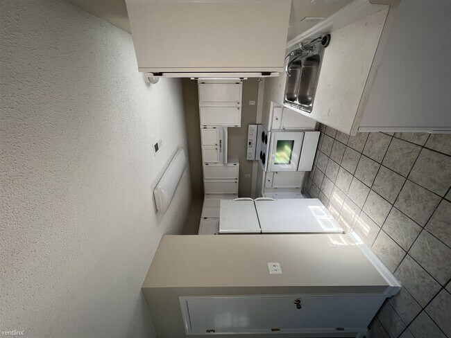 Building Photo - 3 br, 2 bath House - 3019 Twinfield Ct