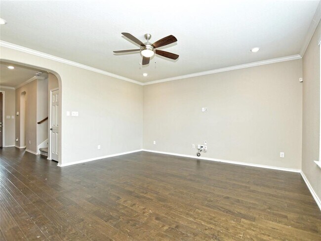 Foto del edificio - 16510 Brogan Ln