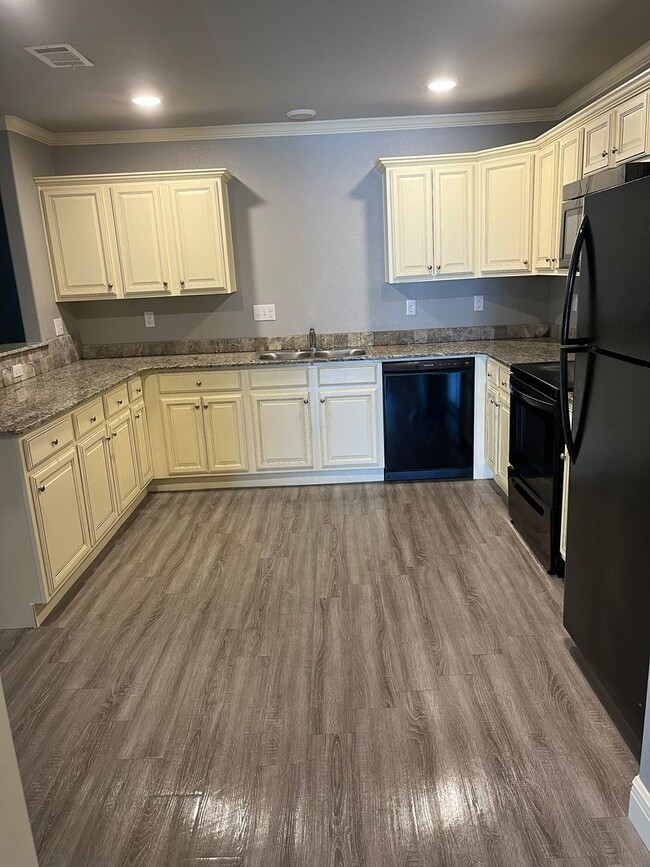 Foto del edificio - 3 bedroom Duplex