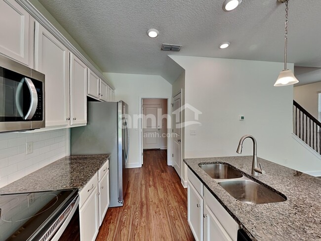 Building Photo - 8649 Highfield Ave