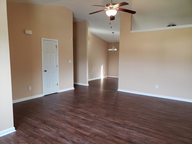 Foto del edificio - 3 bedroom/2 bath home Sneads Ferry