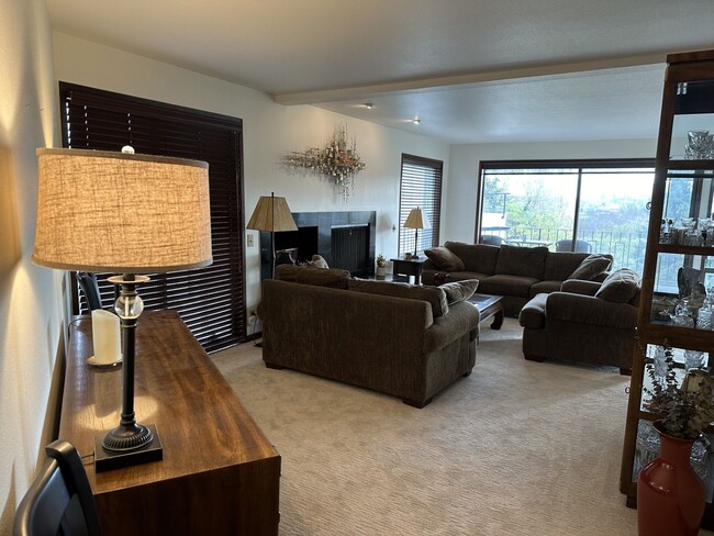 Foto del edificio - Furnished Condo in Seattle 2 beds and 3 ba...