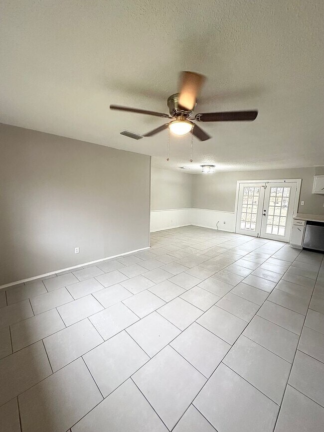 Foto del edificio - 3012 Gaines St