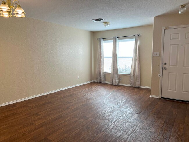 Foto del edificio - Welcome home to 9728 Autumn Arbor!