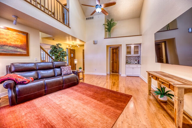 Living Room - 1518 E Nichols Cir