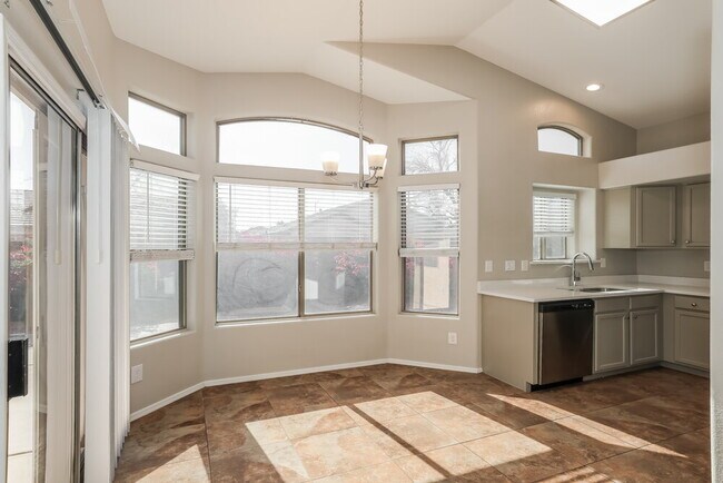 Foto del edificio - 12913 W Sheridan St