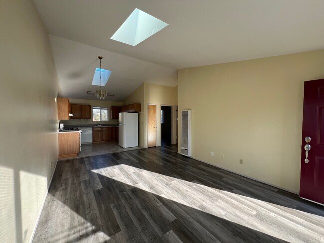 Foto del edificio - 1805 Caroline Ave