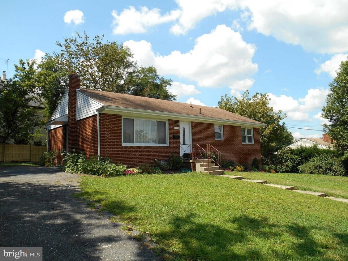 Primary Photo - 4505 Samar St