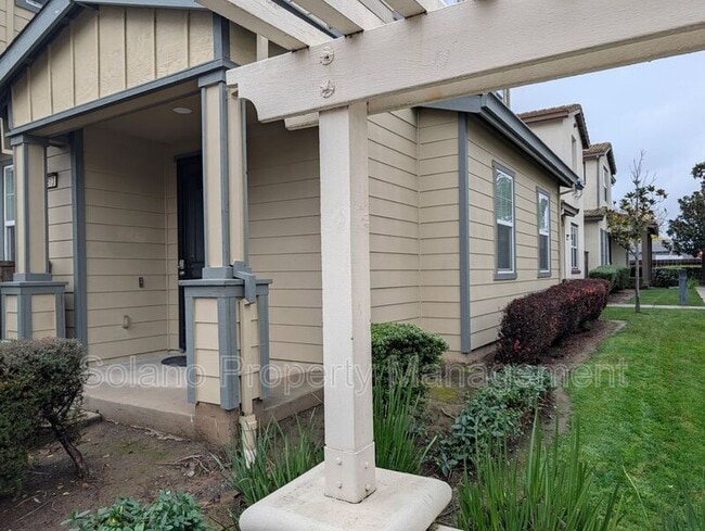 Building Photo - 1613 Centennial Dr