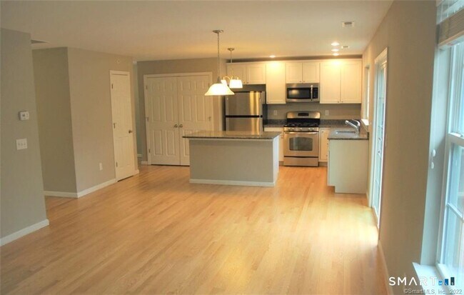 Foto del edificio - 16 Riverview Ct