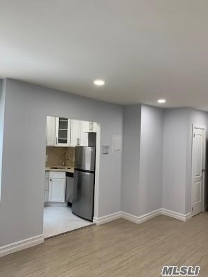 Building Photo - 7 Bond St