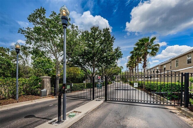 Foto del edificio - 4304 Deermont Cir