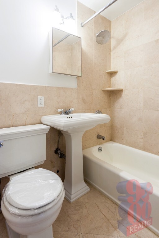 Foto del edificio - 213 E 26th St