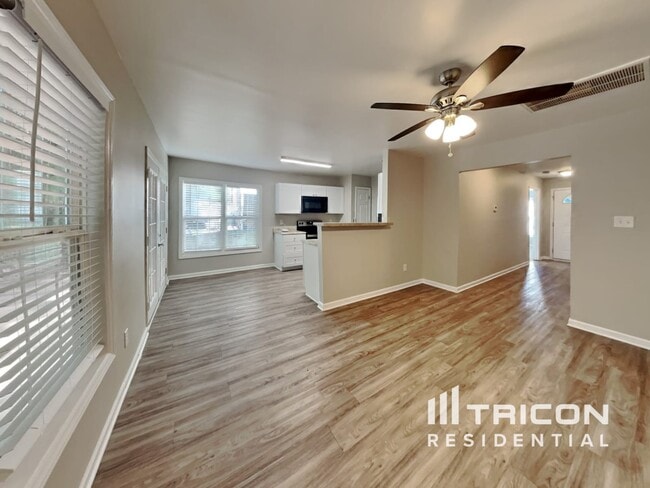 Building Photo - 128 Randolph Dr