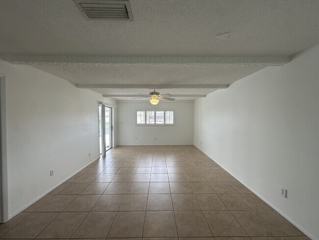 Building Photo - Direct Canal Front Home