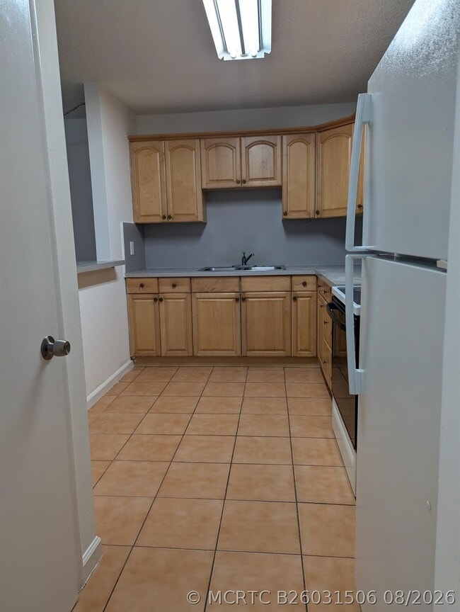 Building Photo - 14830 Naranja Lakes Blvd