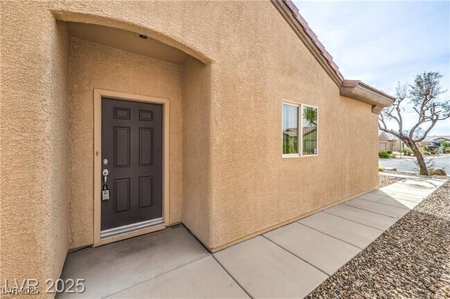 Building Photo - 3520 Kittiwake Rd