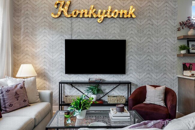 Building Photo - 1405 Napoleon St