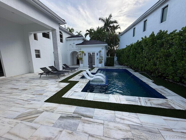 Foto del edificio - 6493 Enclave Way