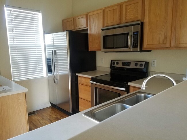kitchen - 695 S Depew St