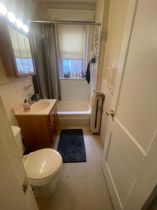 Building Photo - May 1   Huge Studio NO FEE heat and HW inc Very close to Everything Students ok