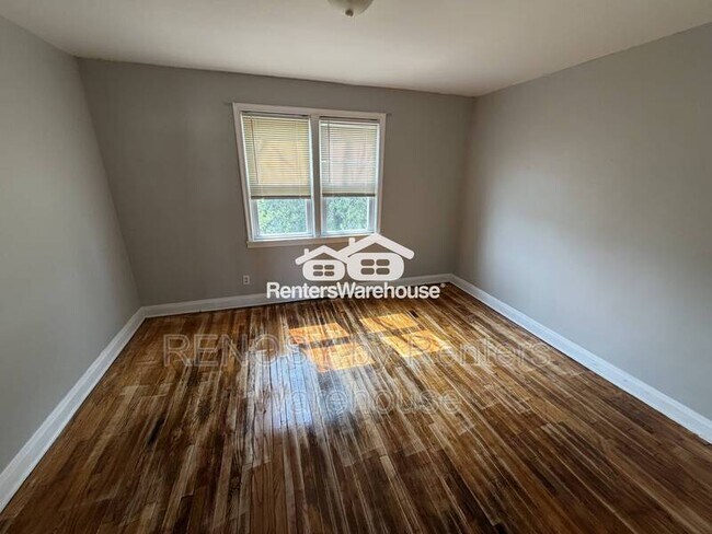 Foto del edificio - 1038 Iris Ave